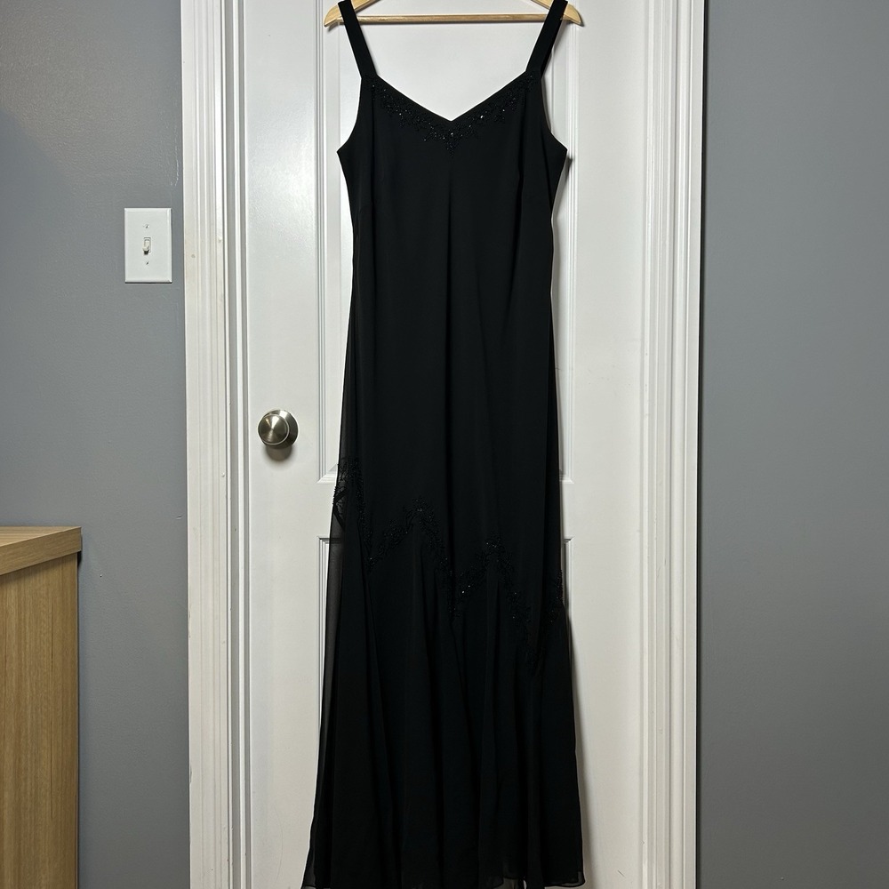 David's Bridal Black Chiffon Beaded V-Neck Formal Gown Prom Gala Black Tie Style